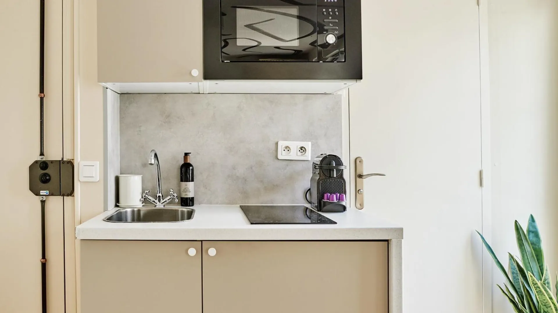 Apartment Lepic Studio Paris