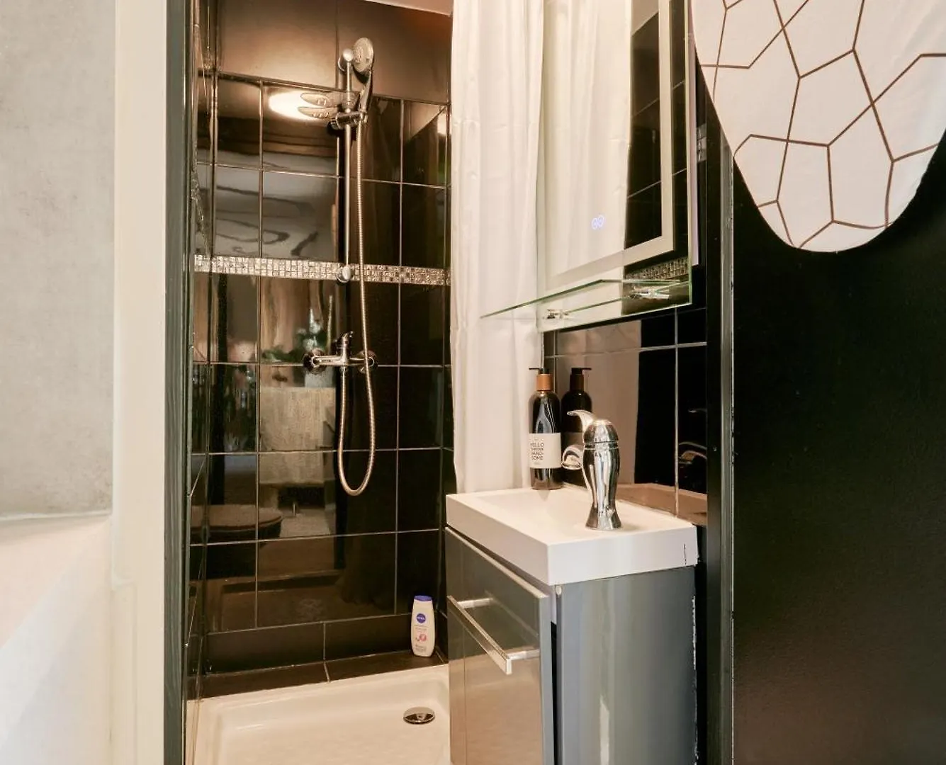 Apartment Lepic Studio Paris France