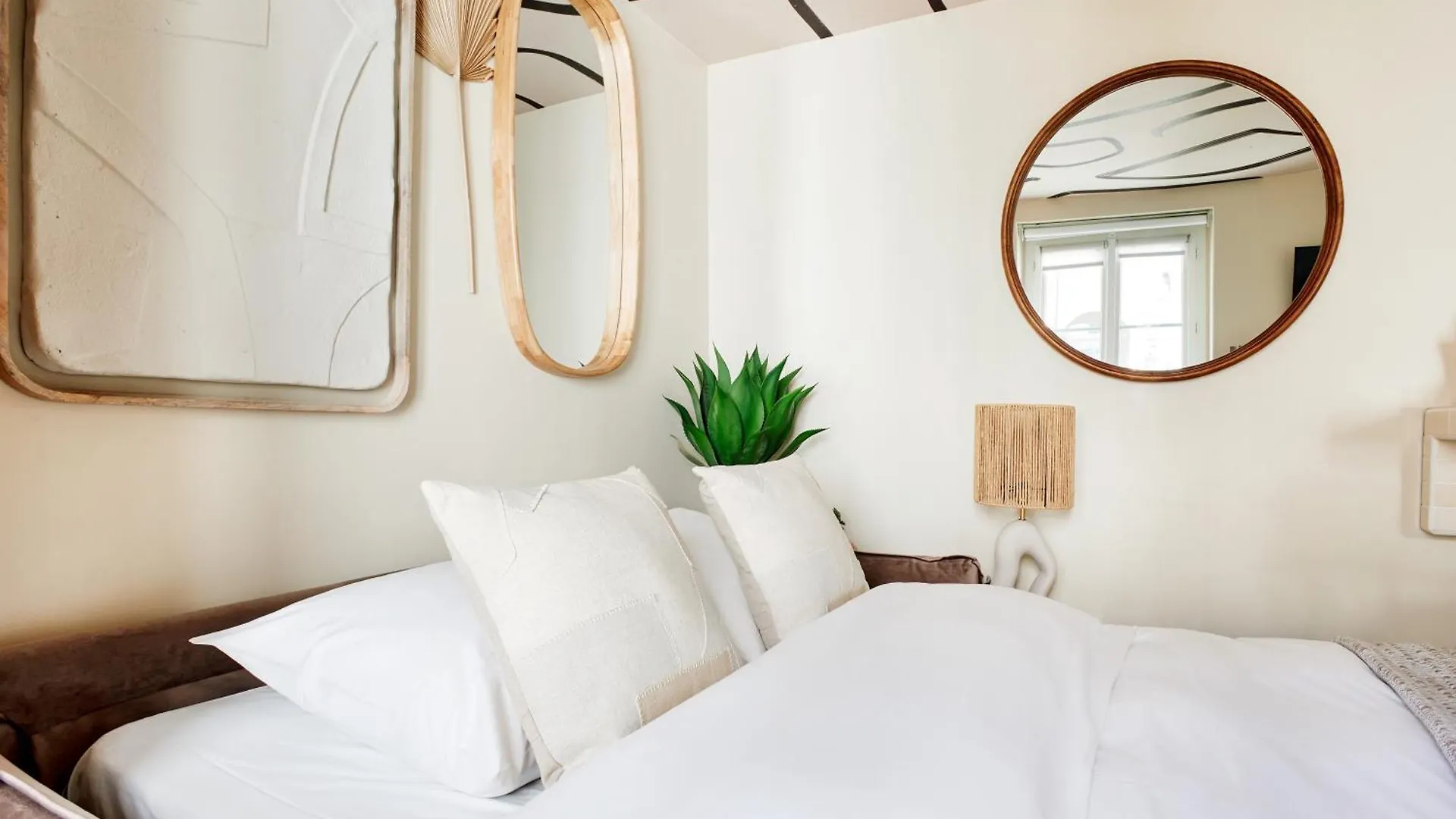 Apartment Lepic Studio Paris